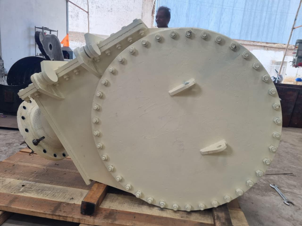 Cream gate valve assembly - reverse seal structure