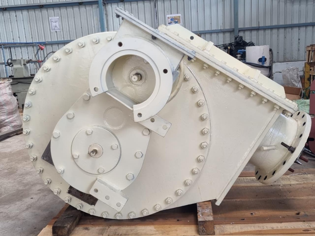 Cream gate valve assembly - front actuator layout