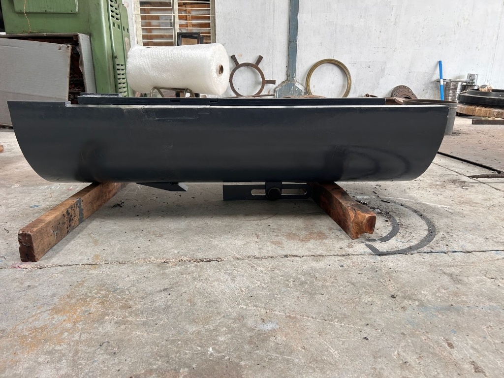 Side profile and mounting adjustment slot